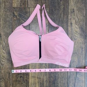 Victoria’s Secret knockout front close sports bra